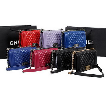 Chanel Boy Flap Shoulder Bag A67086 in Sheepskin Leather Chanel Boy Flap Shoulder Bag A67086 in Sheepskin Leather