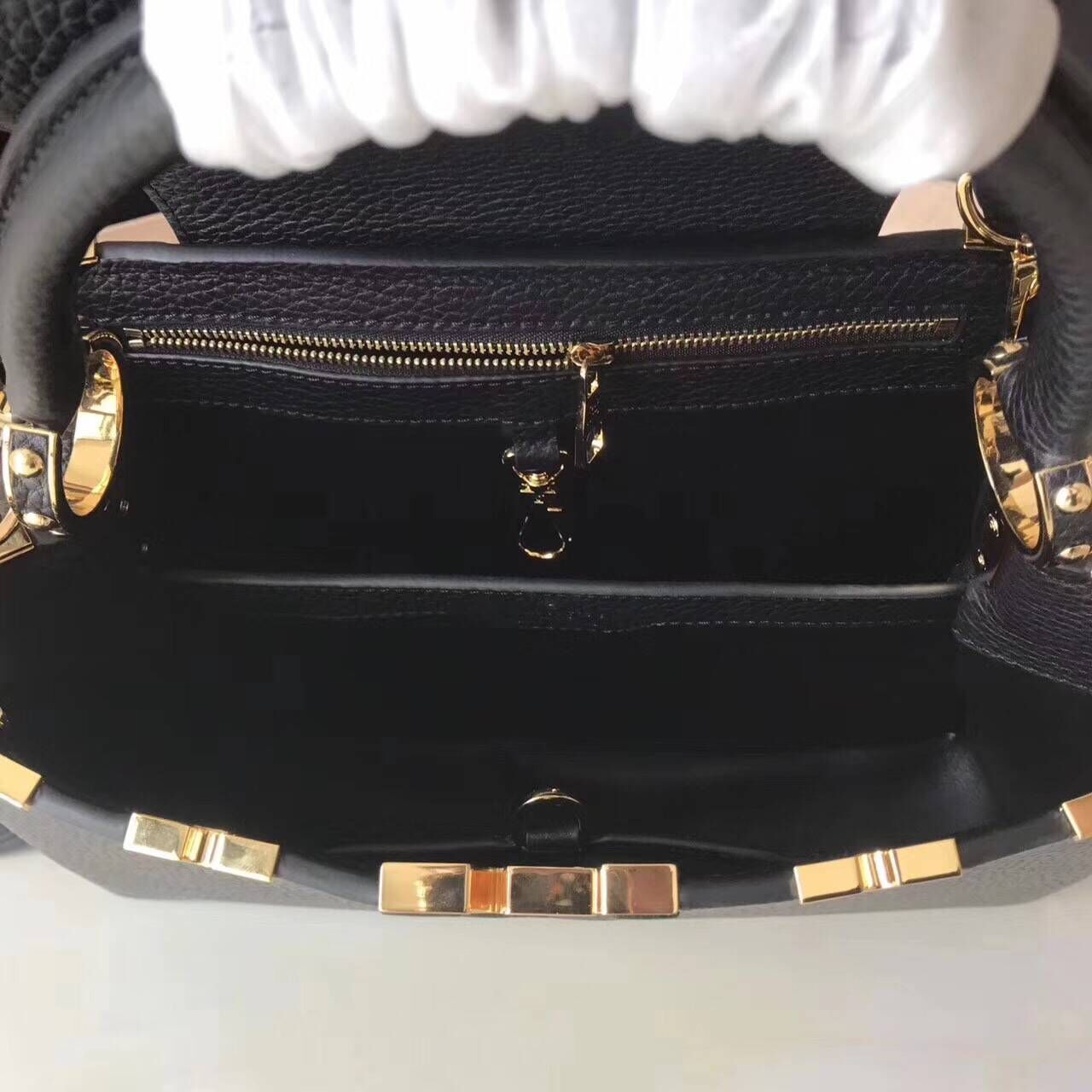 Louis Vuitton original Elegant Capucines BB Bags M94517 black Louis Vuitton original Elegant Capucines BB Bags M94517 black
