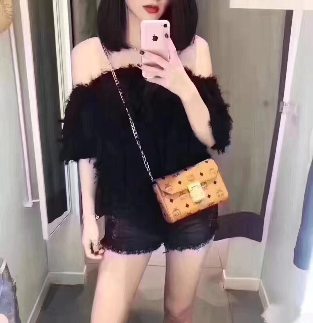 MCM Shoulder Bag Calfskin Leather 3356 Camel MCM Shoulder Bag Calfskin Leather 3356 Camel