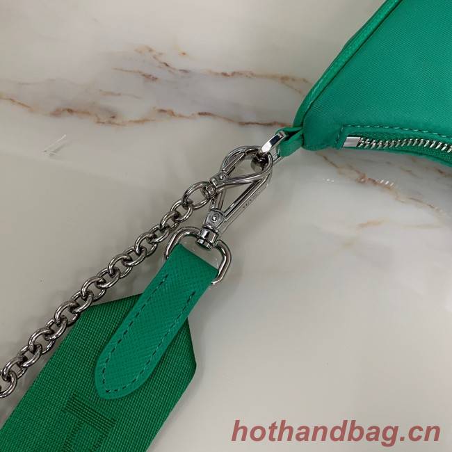 Prada Re-Edition 2005 nylon shoulder bag 1BH204 green Prada Re-Edition 2005 nylon shoulder bag 1BH204 green