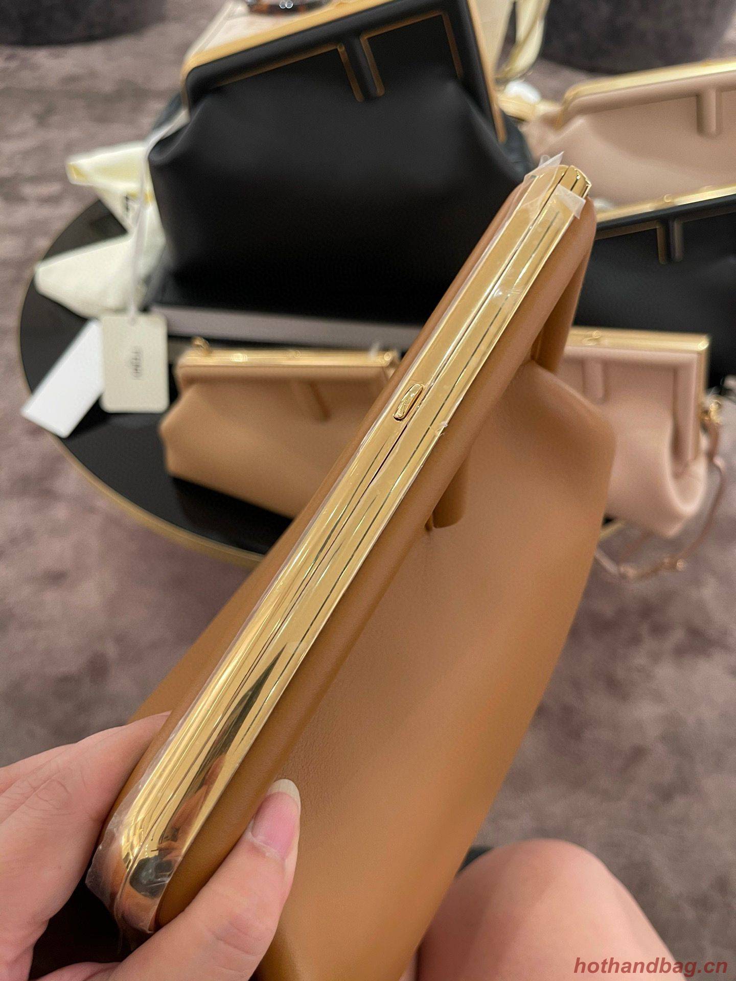 Fendi Original Leather Clutch Bag 56833 Brown Fendi Original Leather Clutch Bag 56833 Brown