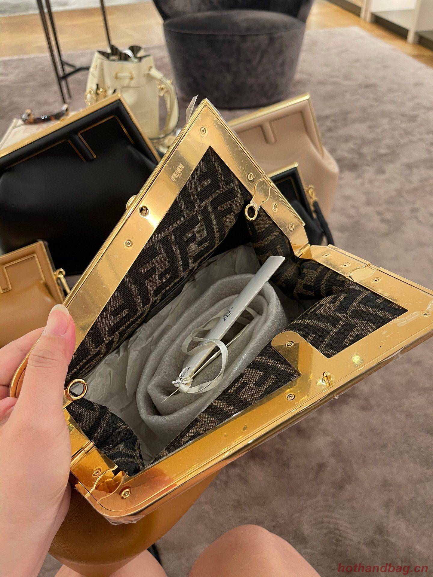 Fendi Original Leather Clutch Bag 56833 Brown Fendi Original Leather Clutch Bag 56833 Brown