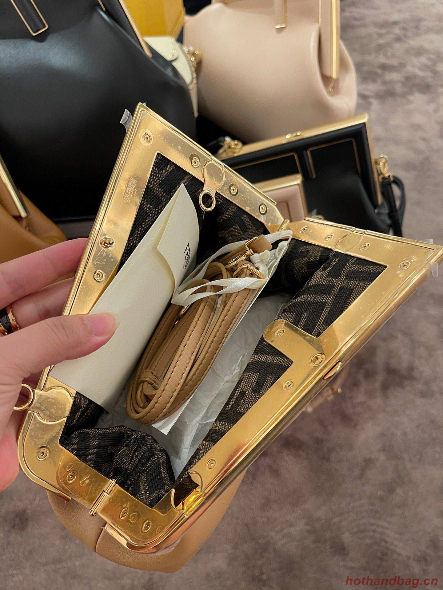 Fendi Original Leather Clutch Bag 56833 Cream Fendi Original Leather Clutch Bag 56833 Cream