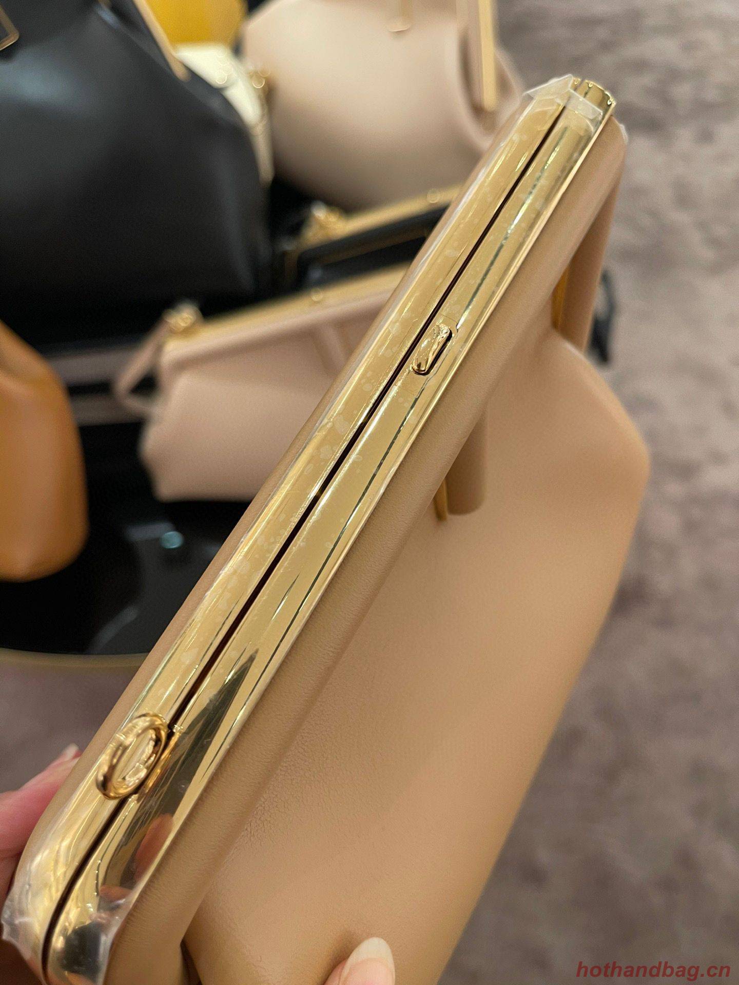 Fendi Original Leather Clutch Bag 56833 Cream Fendi Original Leather Clutch Bag 56833 Cream