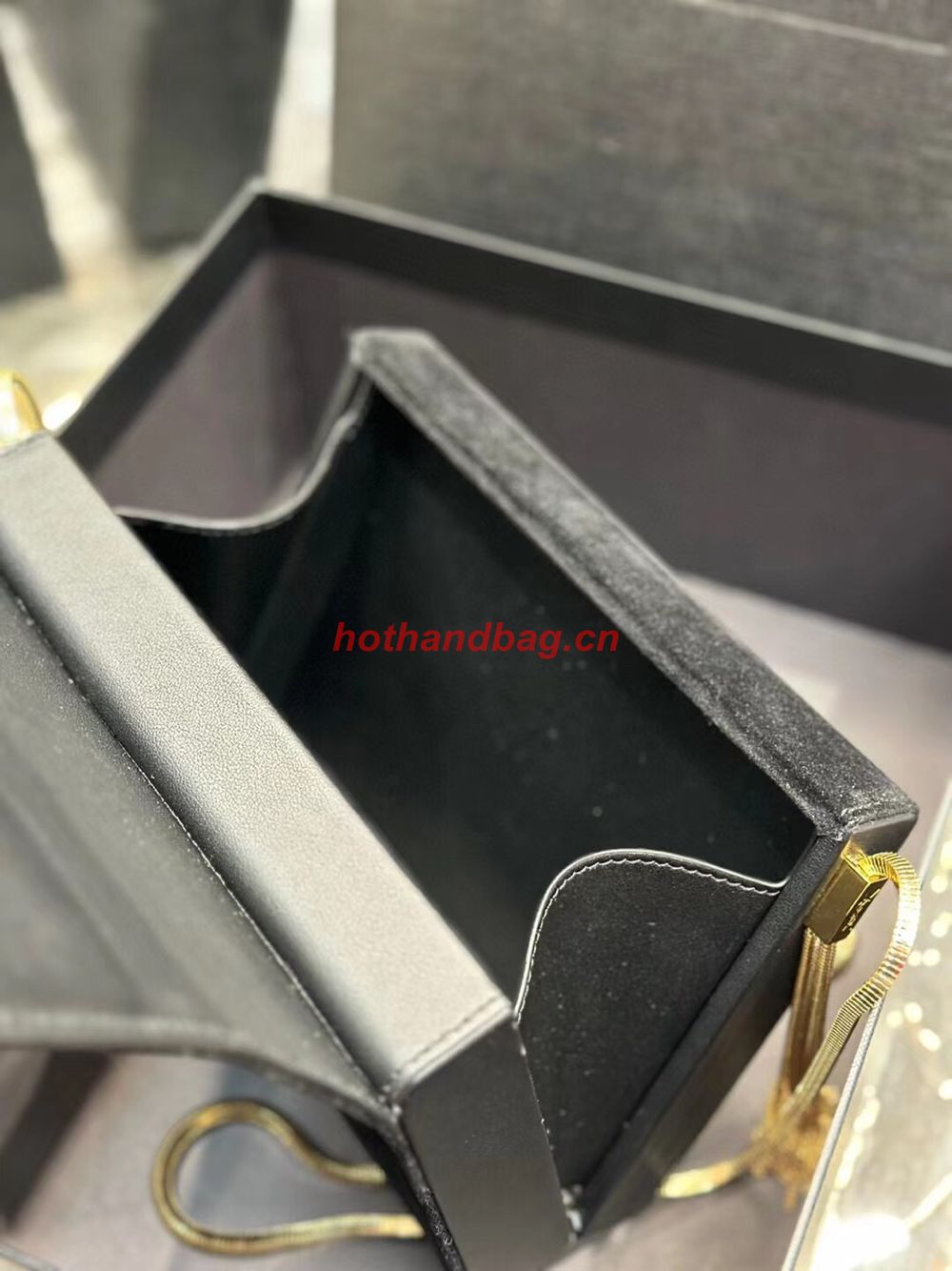 SAINT LAUREN KATE MINI SUPPLE/REVERSIBLE CHAIN BAG IN SUEDE AND LEATHER Y791122 BLACK SAINT LAUREN KATE MINI SUPPLE/REVERSIBLE CHAIN BAG IN SUEDE AND LEATHER Y791122 BLACK