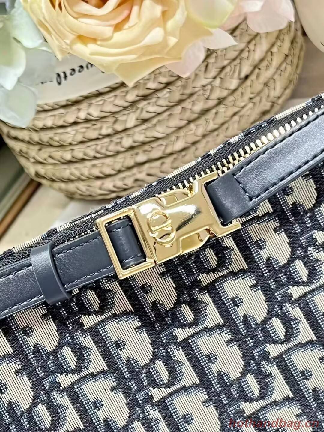 MEDIUM DIORTRAVEL NOMAD POUCH Oblique Jacquard S5554O blue MEDIUM DIORTRAVEL NOMAD POUCH Oblique Jacquard S5554O blue