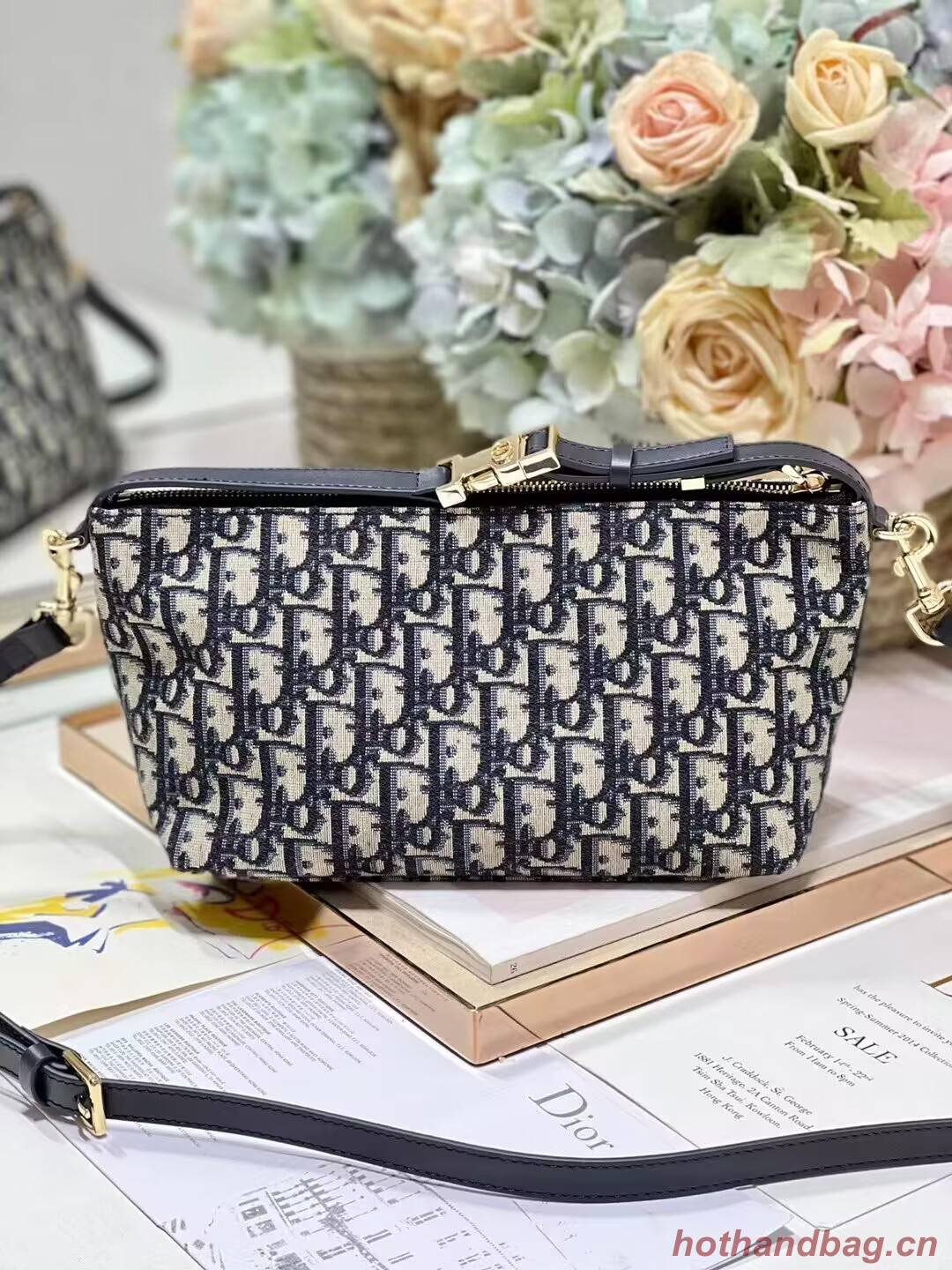 MEDIUM DIORTRAVEL NOMAD POUCH Oblique Jacquard S5554O blue MEDIUM DIORTRAVEL NOMAD POUCH Oblique Jacquard S5554O blue