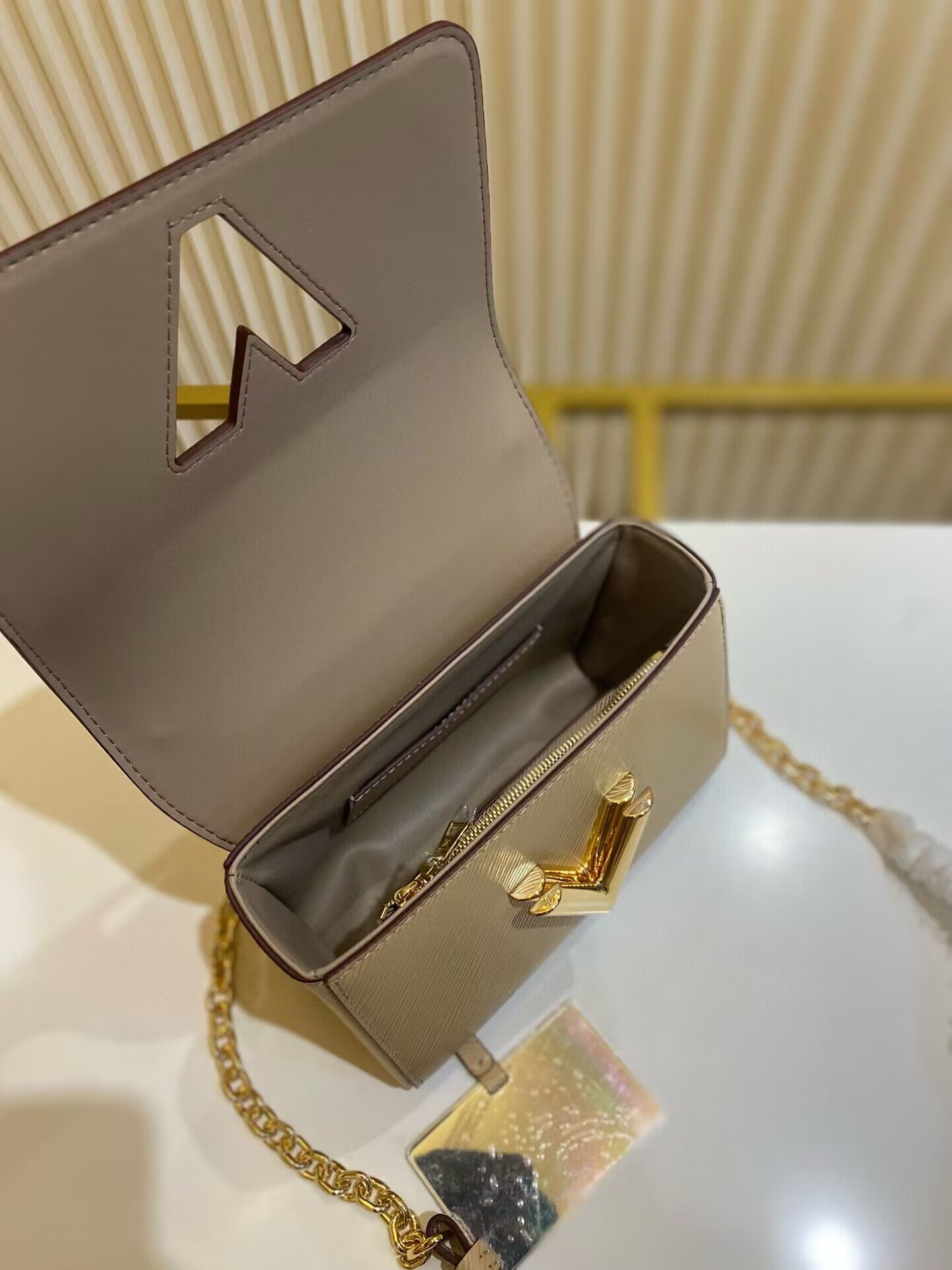 Louis Vuitton Epi Leather Twist PM M21119 Apricot Louis Vuitton Epi Leather Twist PM M21119 Apricot