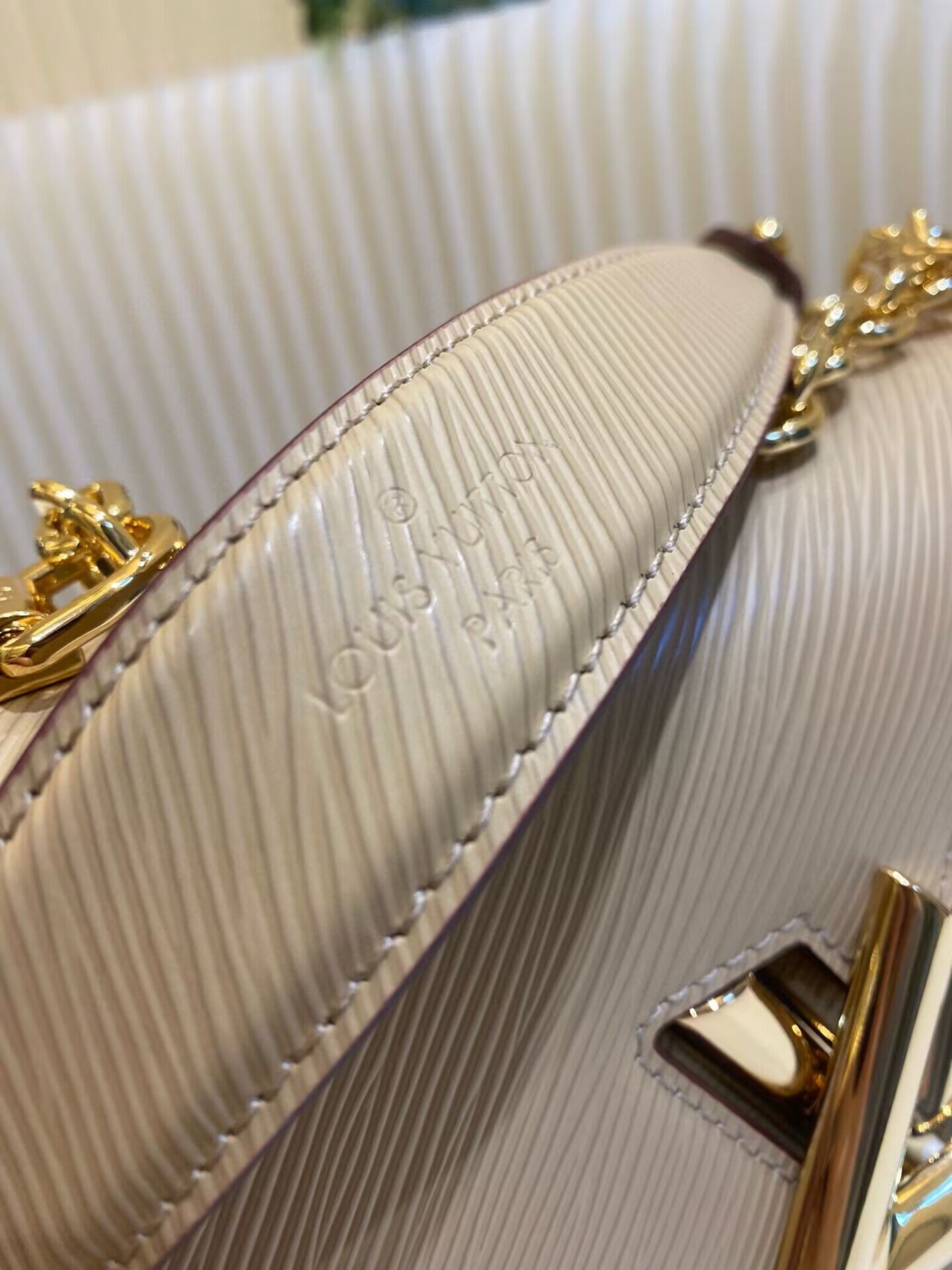 Louis Vuitton Epi Leather Twist PM M21119 Apricot Louis Vuitton Epi Leather Twist PM M21119 Apricot