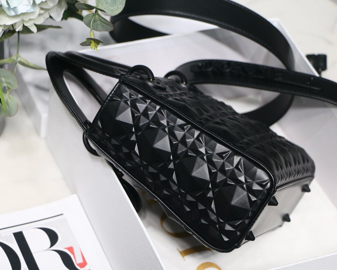 SMALL LADY DIOR BAG Cannage Calfskin M6004 black SMALL LADY DIOR BAG Cannage Calfskin M6004 black