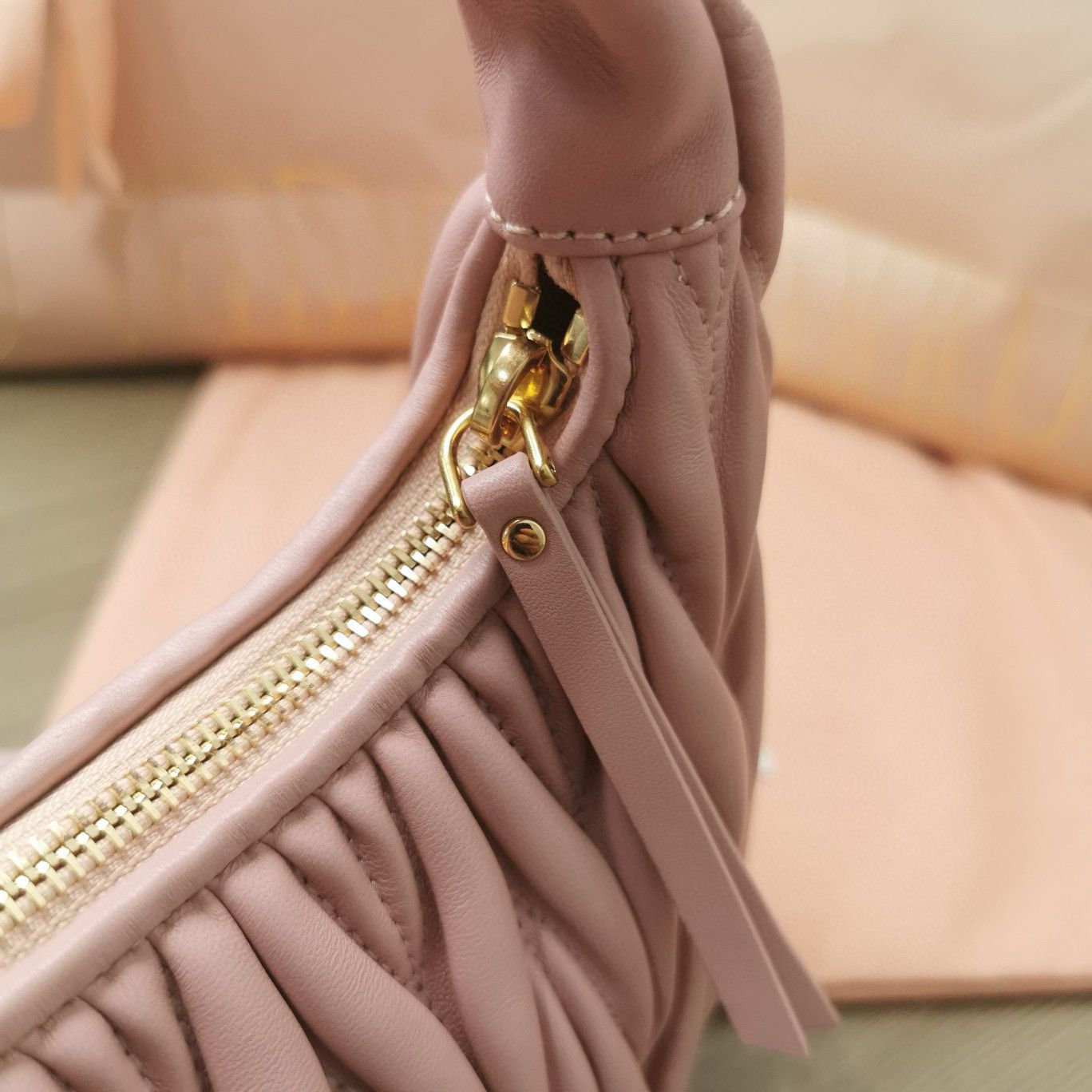 Miu Miu Wander Matelasse Original Sheepskin Bag 5BC125 Light Pink Miu Miu Wander Matelasse Original Sheepskin Bag 5BC125 Light Pink