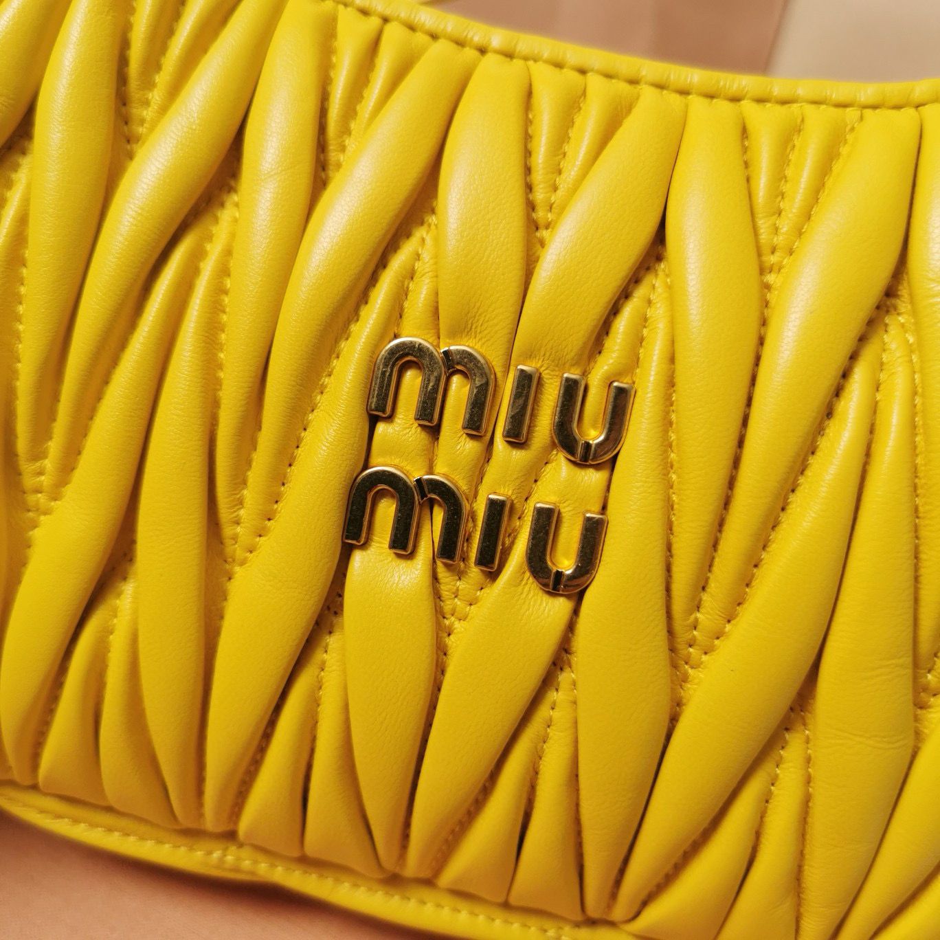 Miu Miu Wander Matelasse Original Sheepskin Bag 5BC125 Yellow Miu Miu Wander Matelasse Original Sheepskin Bag 5BC125 Yellow