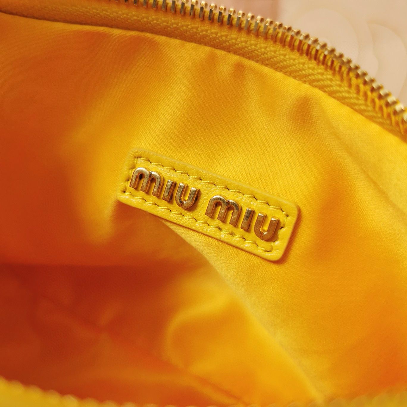 Miu Miu Wander Matelasse Original Sheepskin Bag 5BC125 Yellow Miu Miu Wander Matelasse Original Sheepskin Bag 5BC125 Yellow