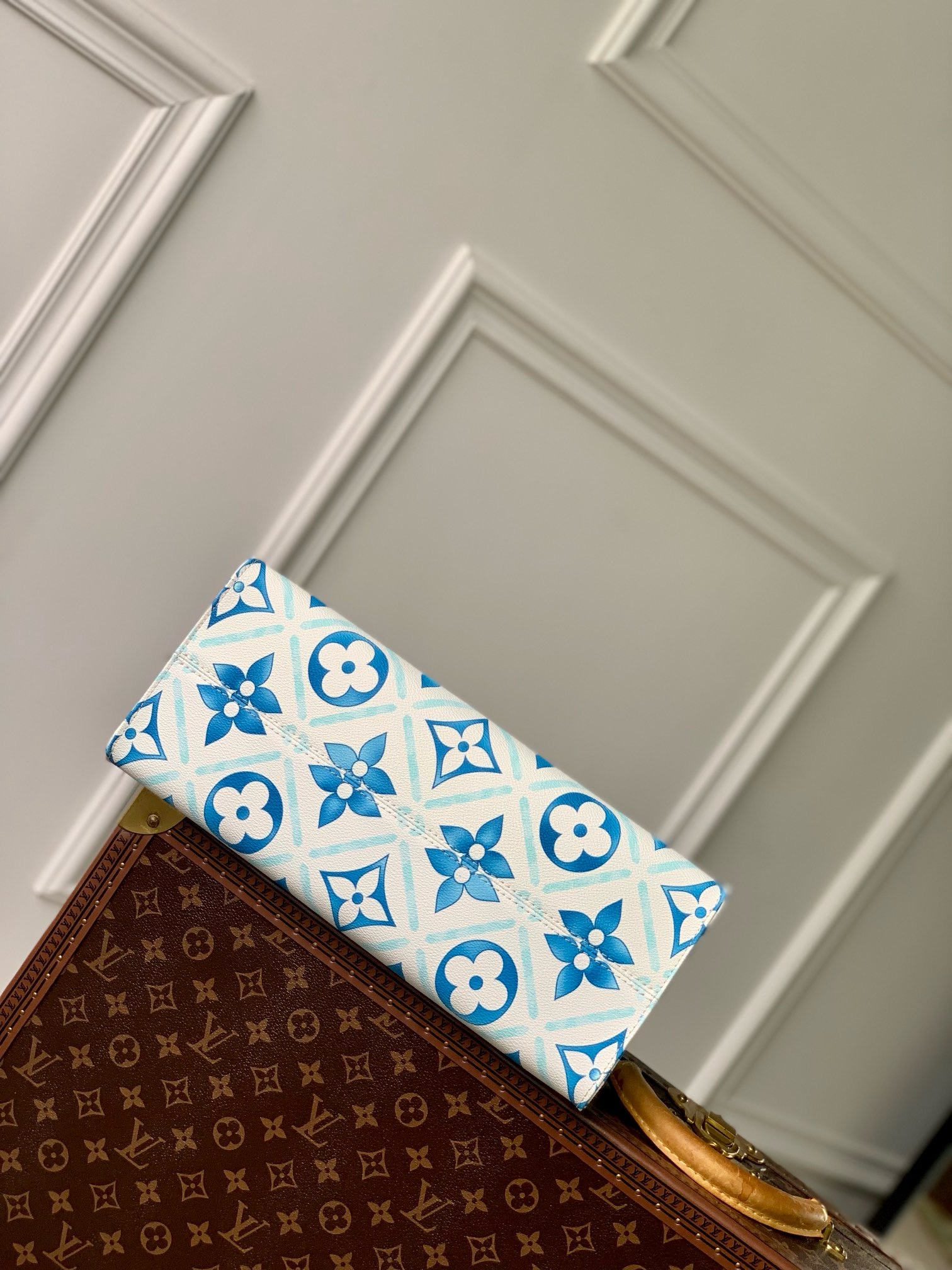 Louis Vuitton NEW OnTheGo MM M11262 Lagoon Blue Louis Vuitton NEW OnTheGo MM M11262 Lagoon Blue