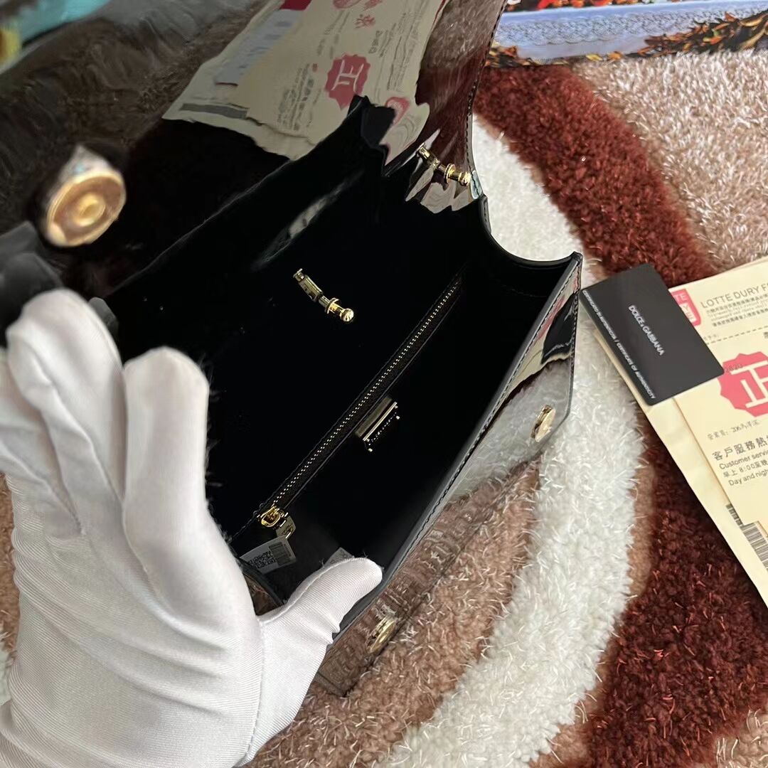 Dolce & Gabbana Patent leather Shoulder Bag G6551 black Dolce & Gabbana Patent leather Shoulder Bag G6551 black