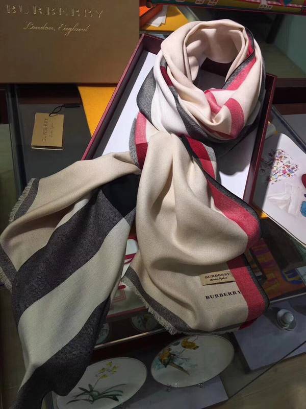Burberry Scarf BBC00187 Burberry Scarf BBC00187