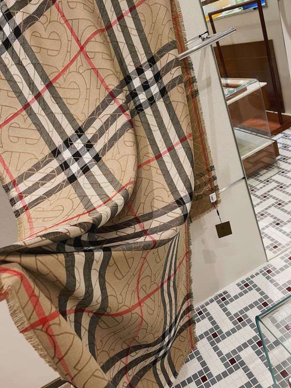Burberry Scarf BBC00192 Burberry Scarf BBC00192
