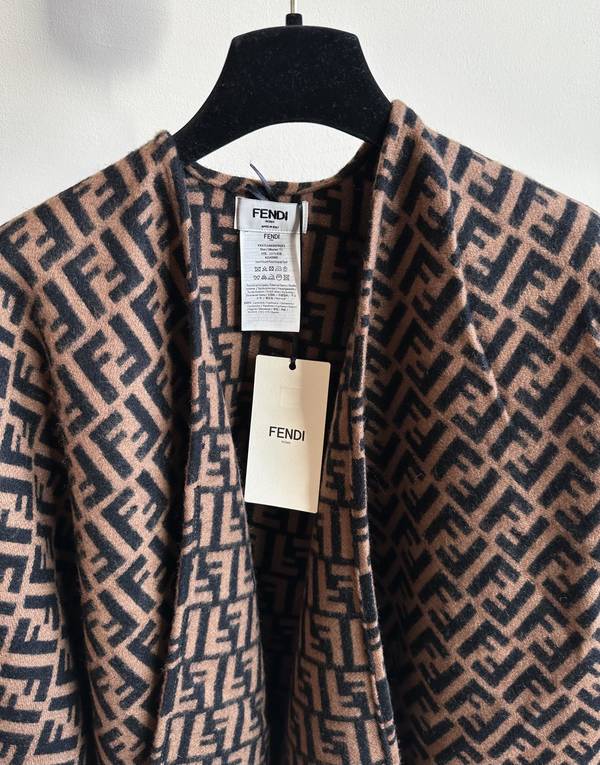 Fendi Cloak FDC00129 Fendi Cloak FDC00129