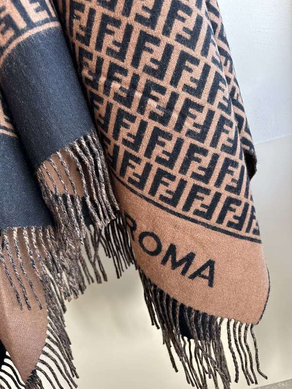 Fendi Cloak FDC00129 Fendi Cloak FDC00129