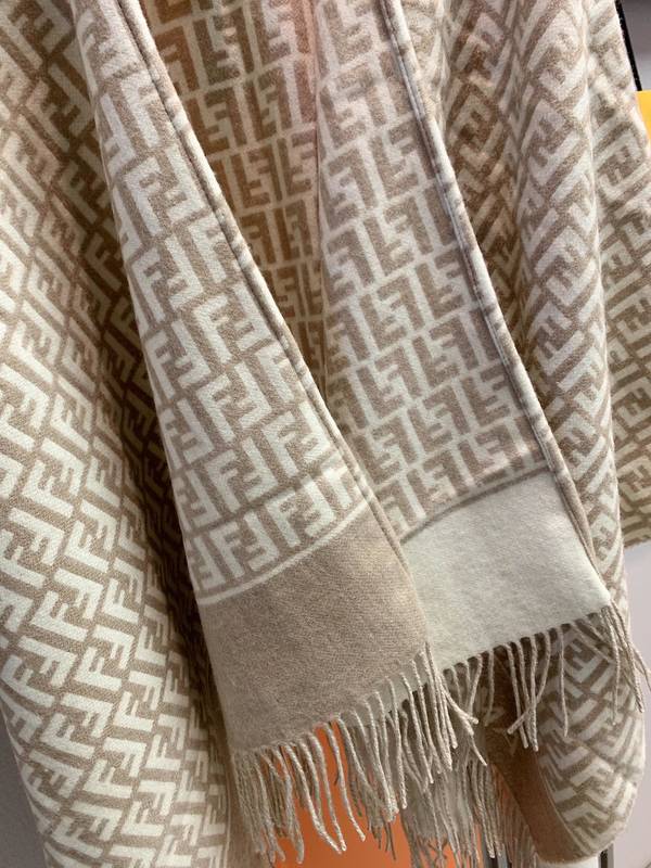 Fendi Cloak FDC00130 Fendi Cloak FDC00130