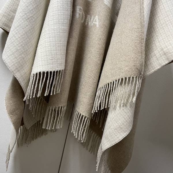 Fendi Cloak FDC00132 Fendi Cloak FDC00132