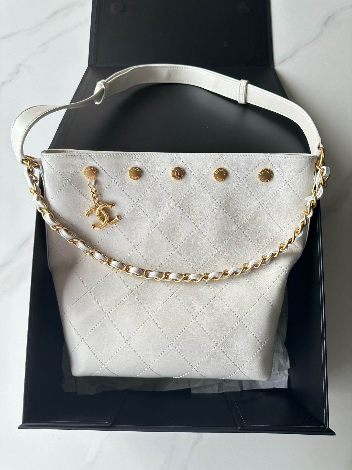 Chanel LARGE BUCKET BAG AS5406 white