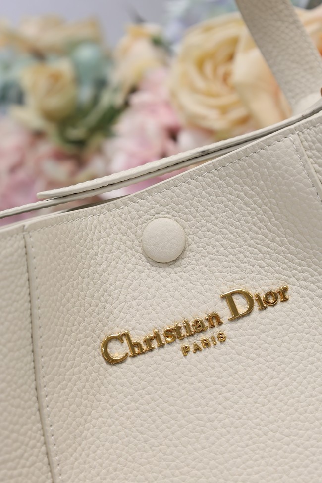 Dior Medium Signature Bucket Bag Grained Calfskin M2841USKU Latte