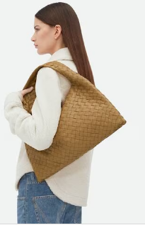 Bottega Veneta Hop Shoulder bag with Intrecciato craftsmanship in calf leather 796262 Dark praline Bottega Veneta Hop Shoulder bag with Intrecciato craftsmanship in calf leather 796262 Dark praline