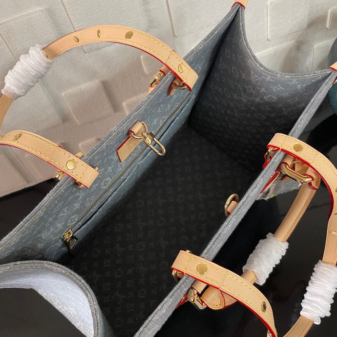 Louis Vuitton OnTheGo MM M13189 Washed Gray