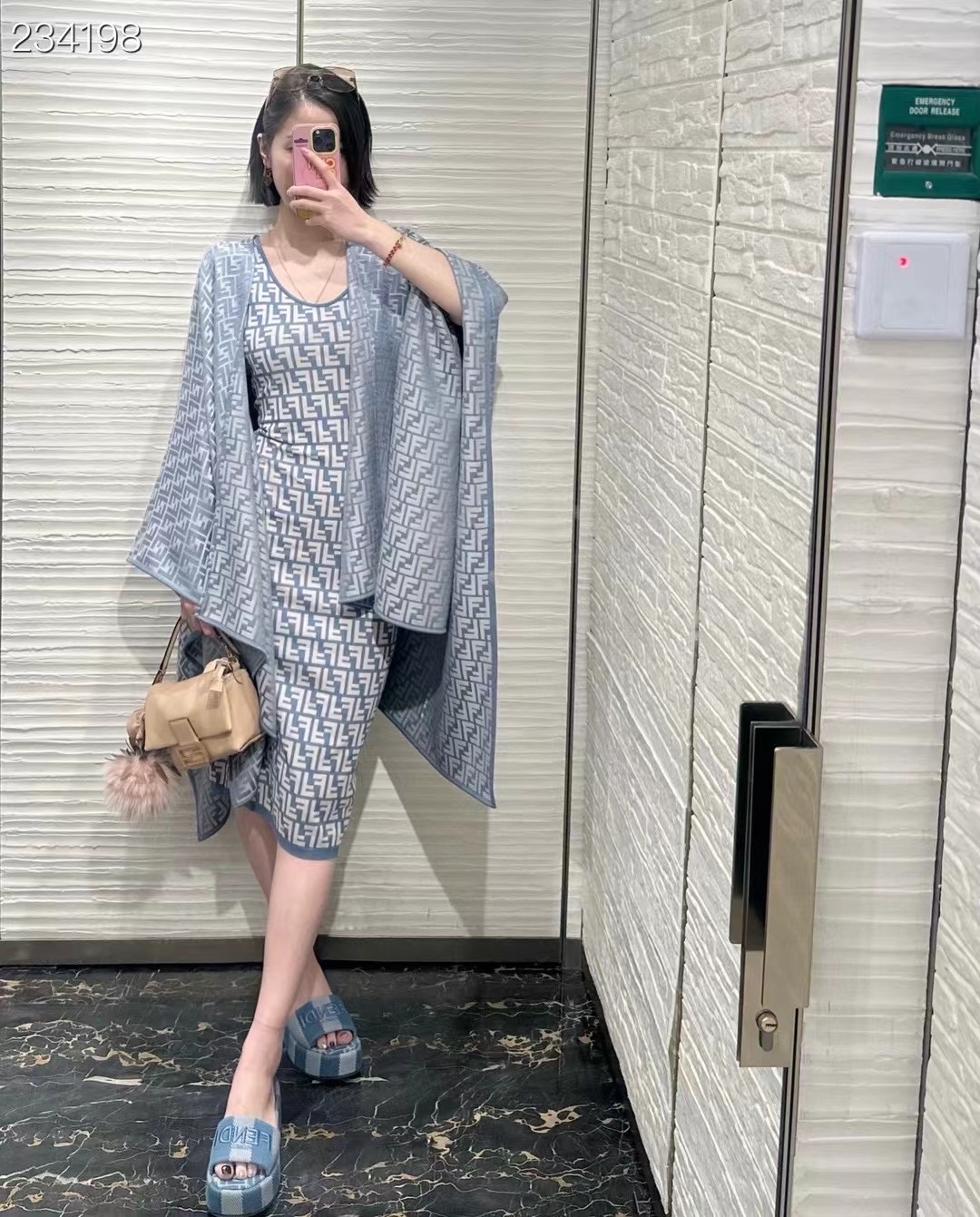 Fendi Cape Double-sided cashmere FDC35909