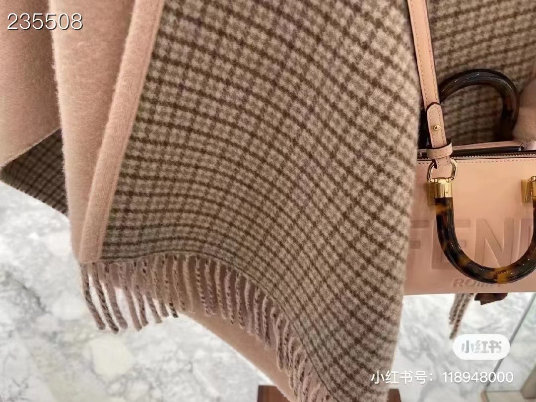 Fendi Cape Double-sided cashmere FDC35918