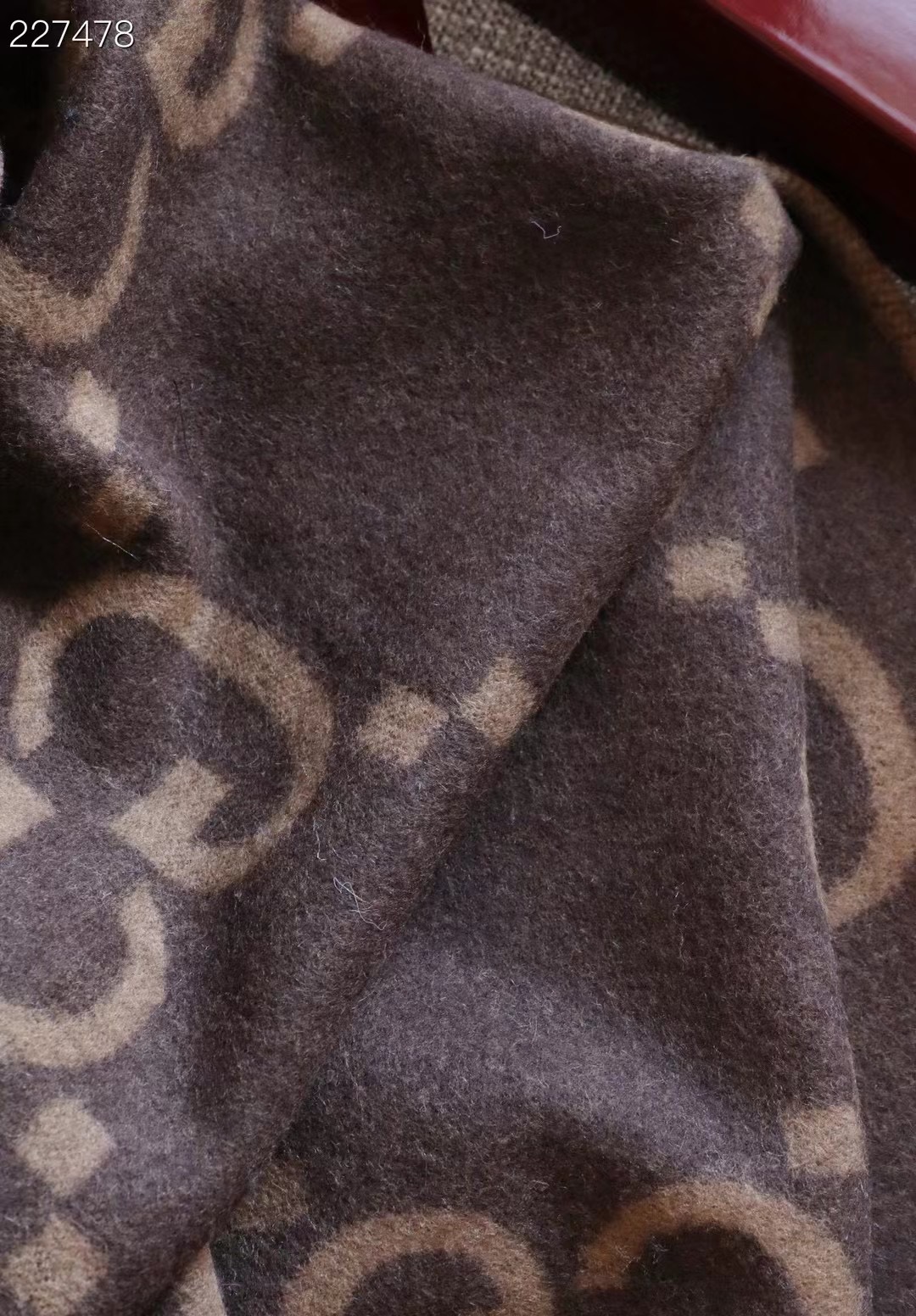 Gucci Cape Double-sided cashmere GG35923