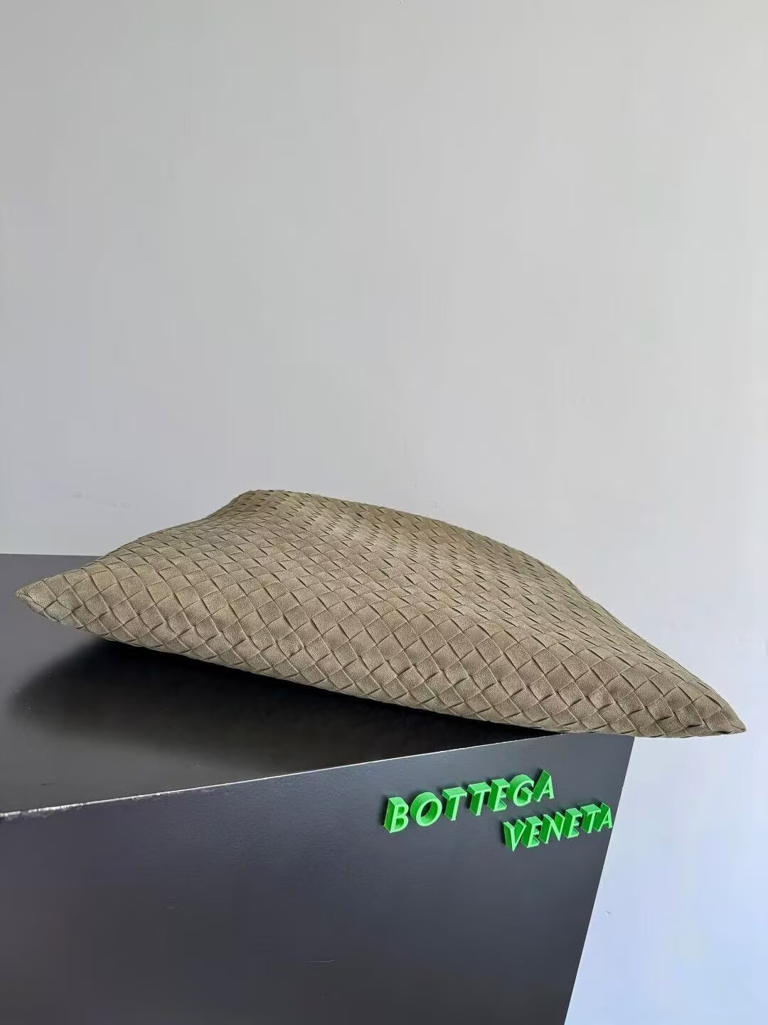 Bottega Veneta Large Hop Bag 763970 Gray Bottega Veneta Large Hop Bag 763970 Gray