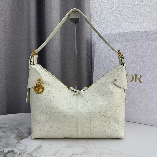 Medium Dior Voyage Bag Latte Flat Macrocannage Grained Calfskin M2846UJ