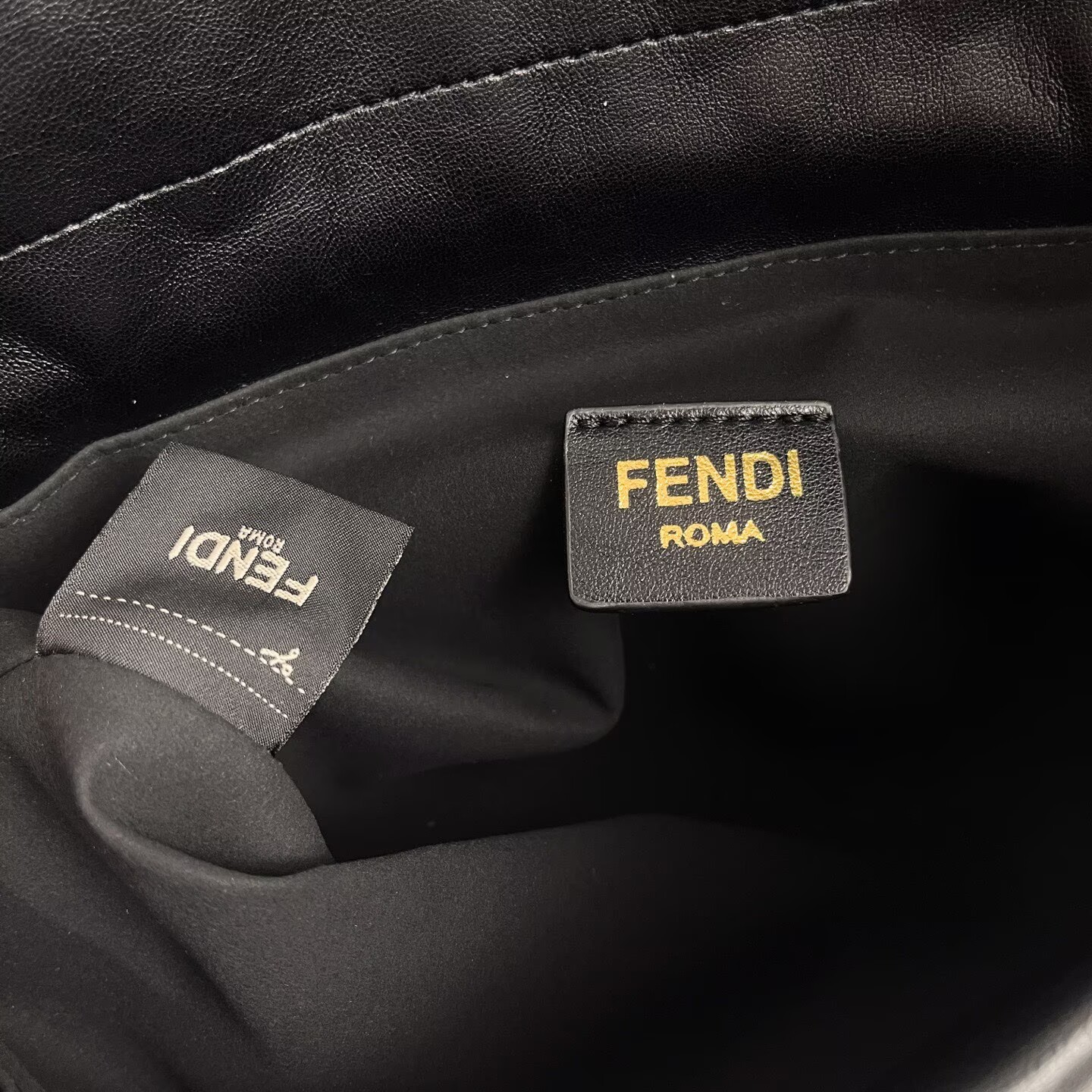 FENDI 2025 Mamma Baguette Original Leather Medium Bag FF8851 Black FENDI 2025 Mamma Baguette Original Leather Medium Bag FF8851 Black