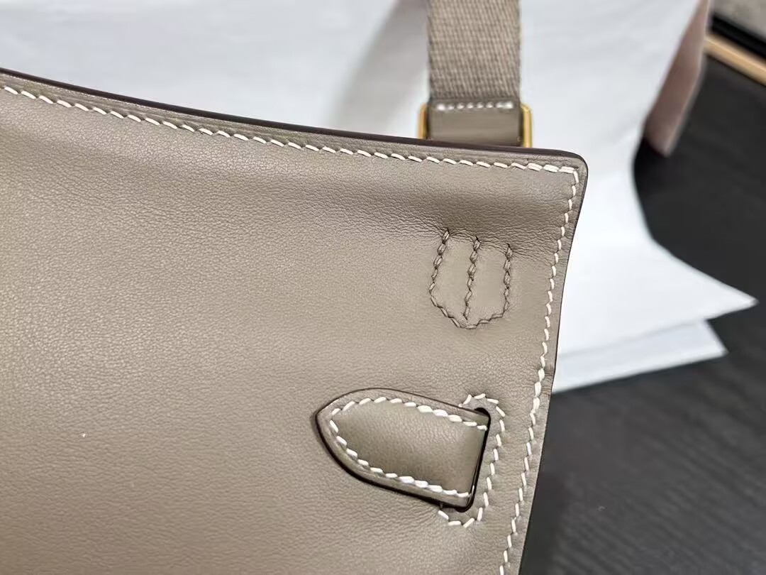 Hermes Jypsiere 31CM Shoulder Bag Calfskin Leather H0880 gold tone