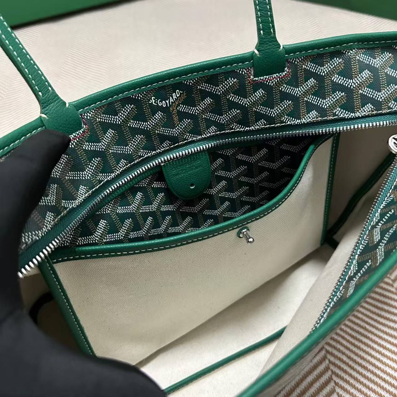 Goyard Calfskin Leather Tote Bag 20218 green Goyard Calfskin Leather Tote Bag 20218 green