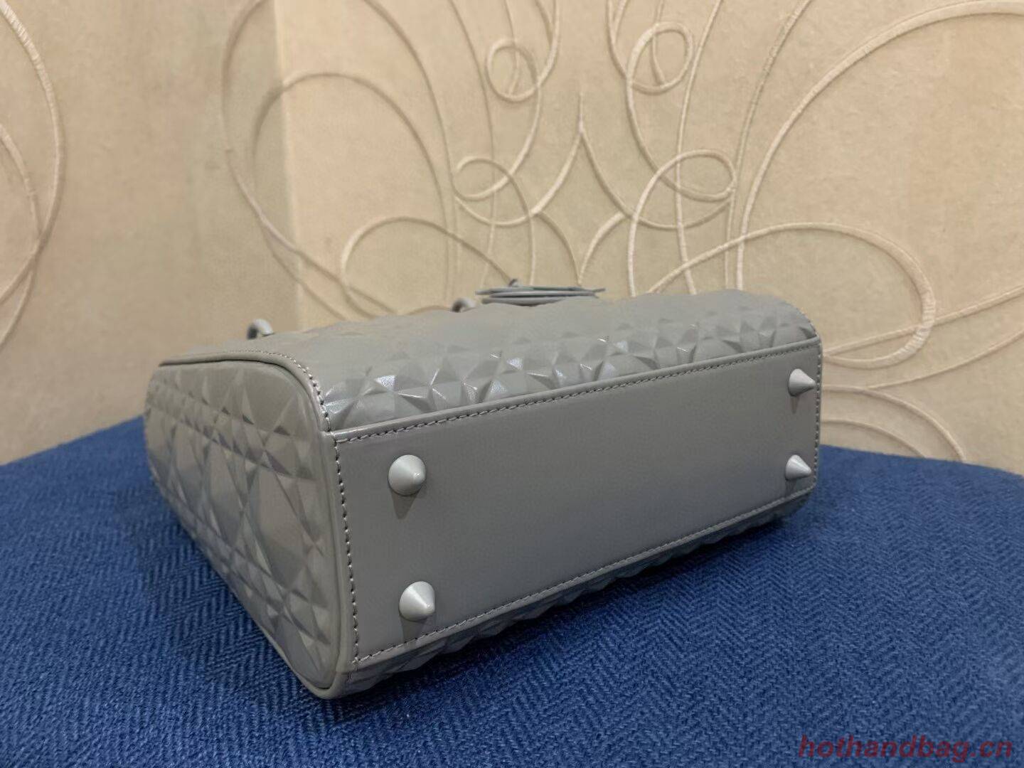 MEDIUM LADY DIOR BAG Cannage Calfskin C2813 gray MEDIUM LADY DIOR BAG Cannage Calfskin C2813 gray
