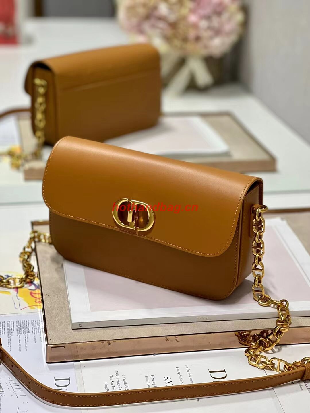 Dior 30 MONTAIGNE AVENUE BAG Dusty Box Calfskin M9260 BROWN Dior 30 MONTAIGNE AVENUE BAG Dusty Box Calfskin M9260 BROWN