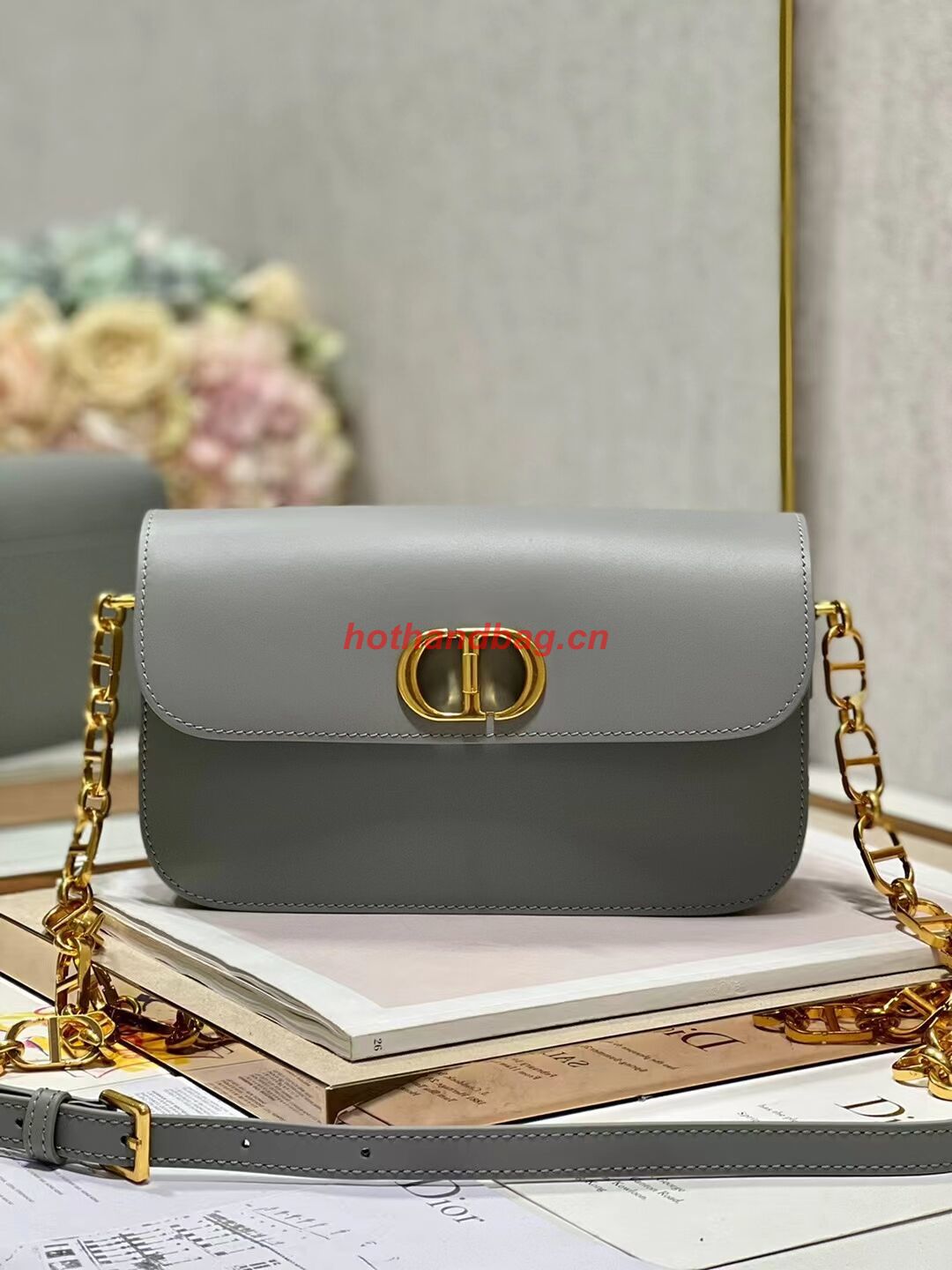 Dior 30 MONTAIGNE AVENUE BAG Dusty Box Calfskin M9260 Ethereal Gray Dior 30 MONTAIGNE AVENUE BAG Dusty Box Calfskin M9260 Ethereal Gray