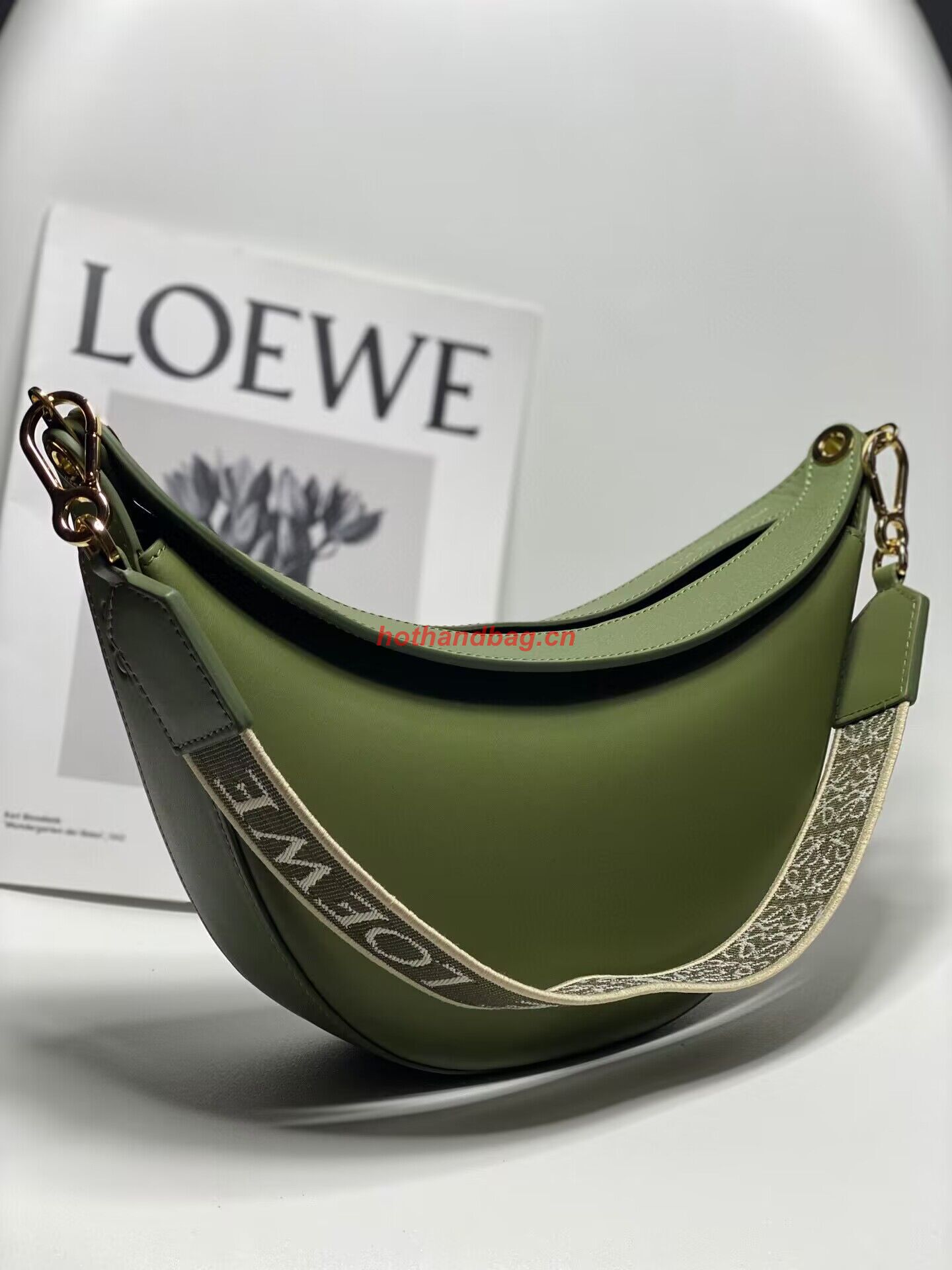 Loewe Original Leather Shoulder Handbag 3073 Green Loewe Original Leather Shoulder Handbag 3073 Green