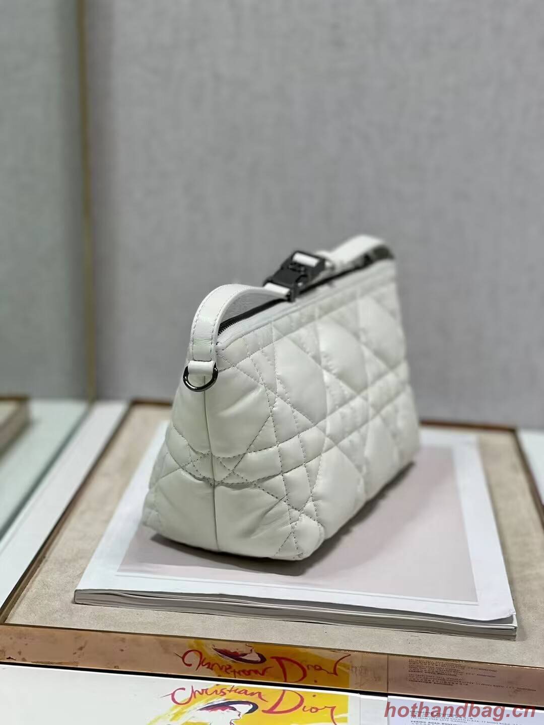 MEDIUM DIORTRAVEL NOMAD POUCH Lambskin S5554O Latte MEDIUM DIORTRAVEL NOMAD POUCH Lambskin S5554O Latte
