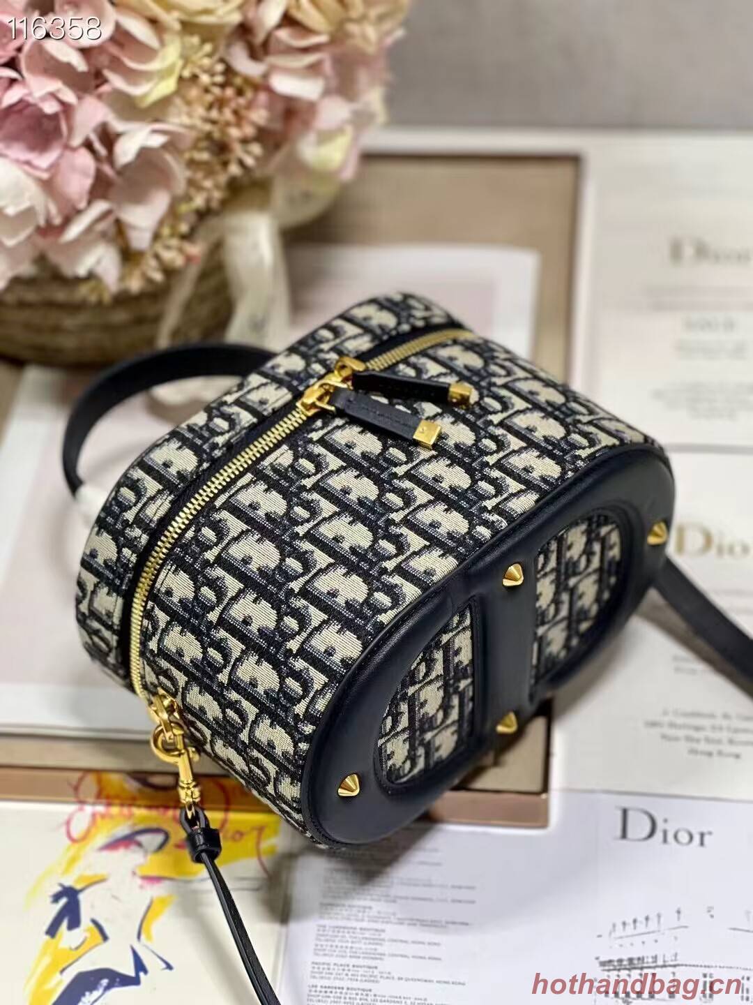 SMALL CD SIGNATURE VANITY CASE Blue Dior Oblique Jacquard S2203UTZQ SMALL CD SIGNATURE VANITY CASE Blue Dior Oblique Jacquard S2203UTZQ