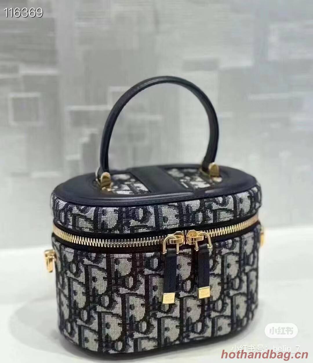 SMALL CD SIGNATURE VANITY CASE Blue Dior Oblique Jacquard S2203UTZQ SMALL CD SIGNATURE VANITY CASE Blue Dior Oblique Jacquard S2203UTZQ