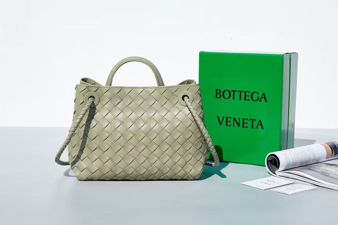 Bottega Veneta Andiamo Small Intrecciato Leather Tote 743572 Light green Bottega Veneta Andiamo Small Intrecciato Leather Tote 743572 Light green