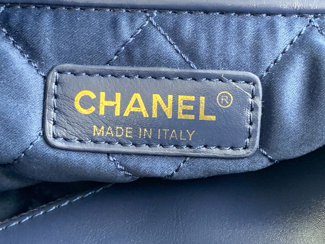 CHANEL 22 MEDIUM HANDBAG AS3261 Navy CHANEL 22 MEDIUM HANDBAG AS3261 Navy