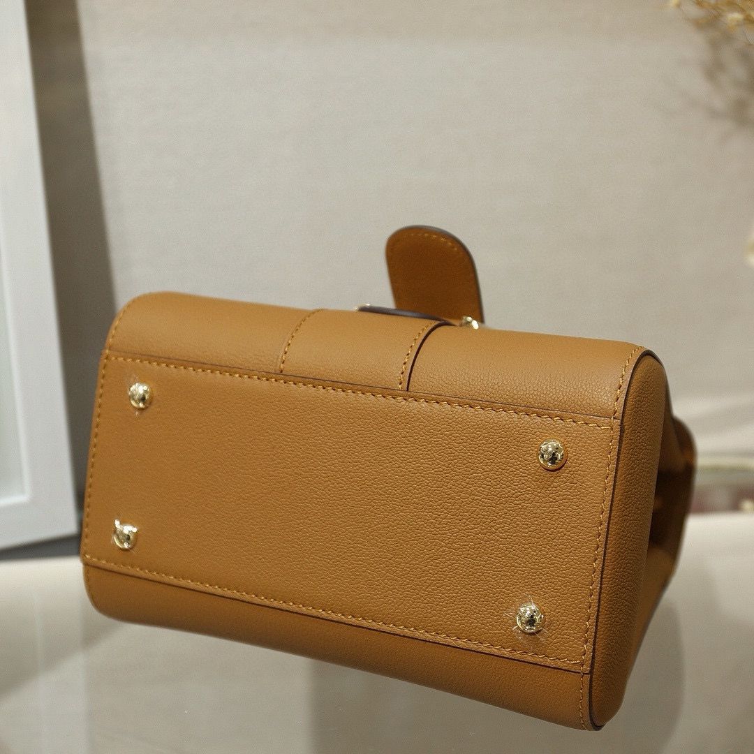 Delvaux Original Leather Tote Bag 16930 Camel Delvaux Original Leather Tote Bag 16930 Camel