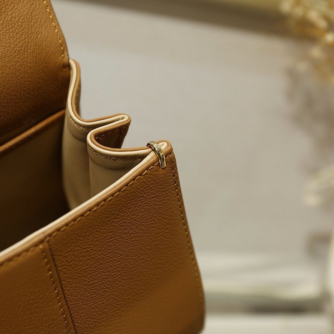 Delvaux Original Leather Tote Bag 16930 Camel Delvaux Original Leather Tote Bag 16930 Camel