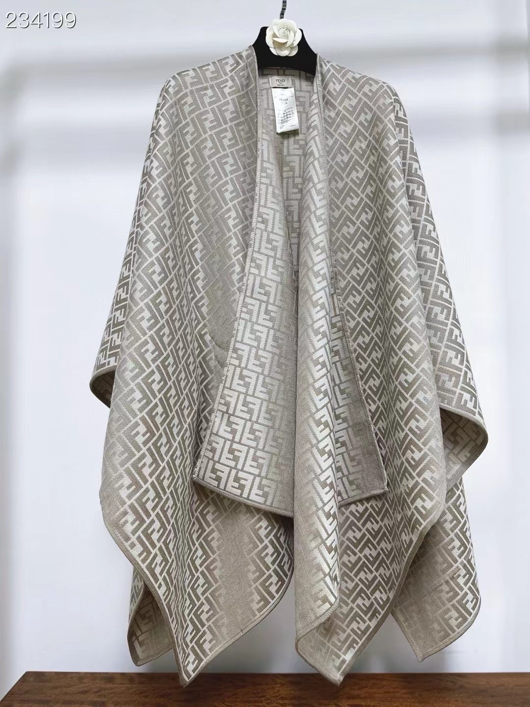 Fendi Cape Double-sided cashmere FDC35908