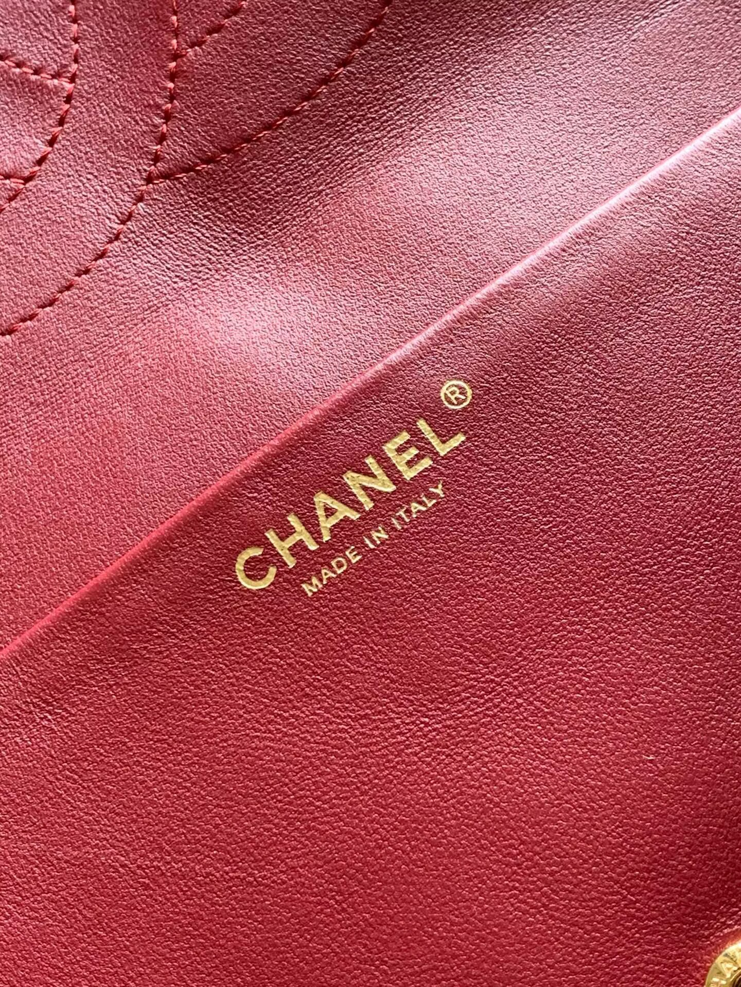 Chanel SPRING SUMMER 2026 MAXI FLAP BAG Grained Calfskin & Gold-Tone Metal AS6233 Brown